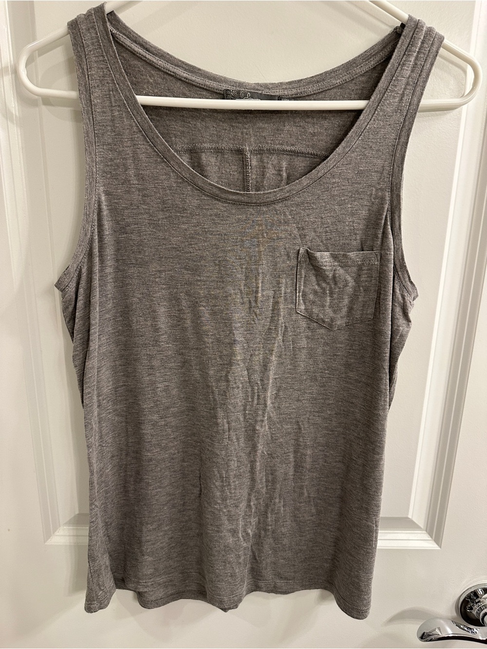 Prana Foundation Scoop Neck Women’s Gray Pocket Tank Top - medium